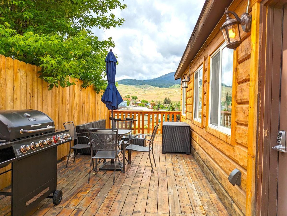 Yellowstone Treasure Guesthouses On The River Gardiner Exterior photo